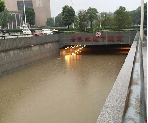 물 폭탄 맞은 지하  -中韩人力网
