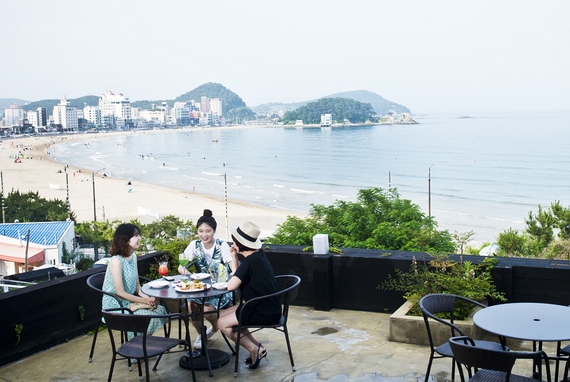  中韩人力网小编君的推荐：白天的热闹场所——迎月岭、松亭和Centum City 