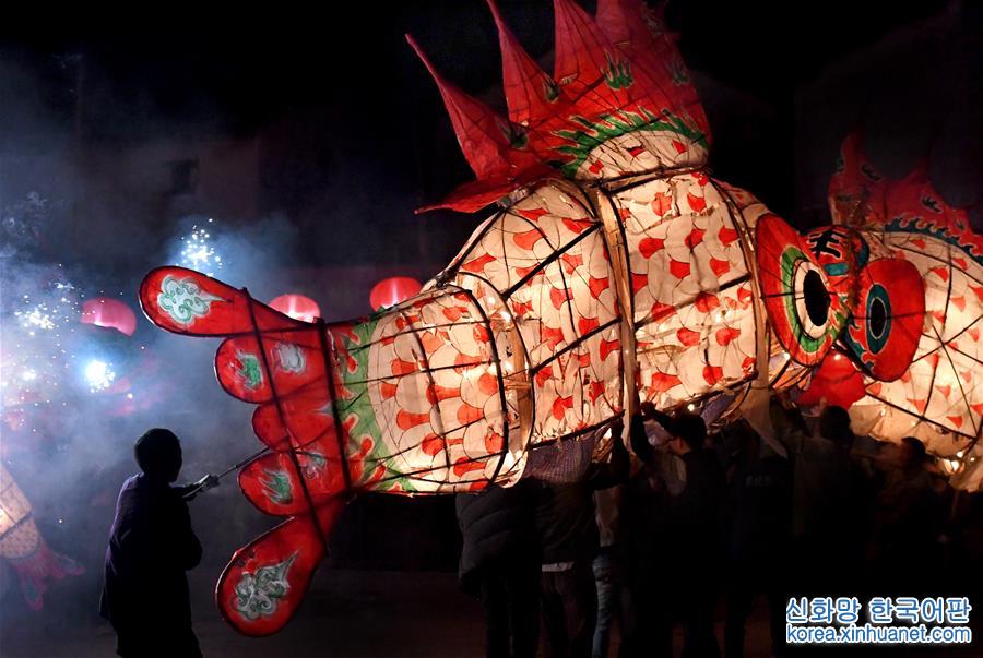 （社会）（1）黄山脚下“鱼会”迎元宵