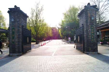 强大财团支持下的韩国大学