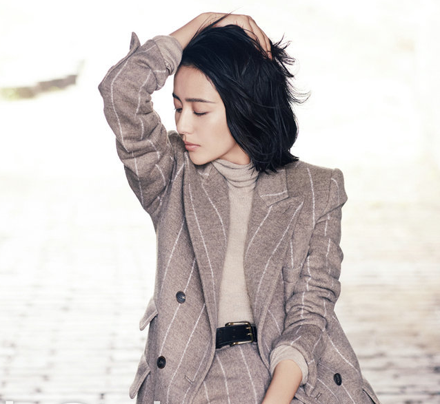 동려아 슈트 스타일로 촬영한 화보 공개