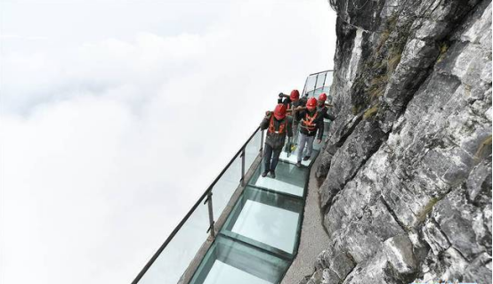 3월23일 장자제(张家界) 톈문산 관광지 재개방