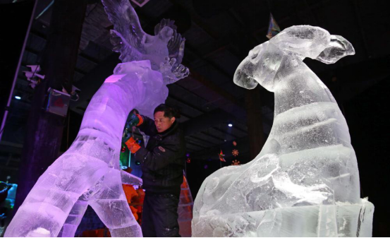롄윈강시 서유기 주제로 얼음 조각 대회 개최
