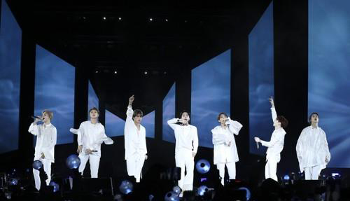 BTS新辑连续6周跻身美公告牌专辑榜200强——中韩人力网