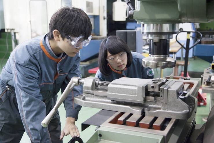 理科生福利—汽车机械系—韩国庆一大学