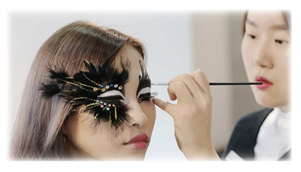 注重创意思维影视化妆专业——韩国留学申请中心